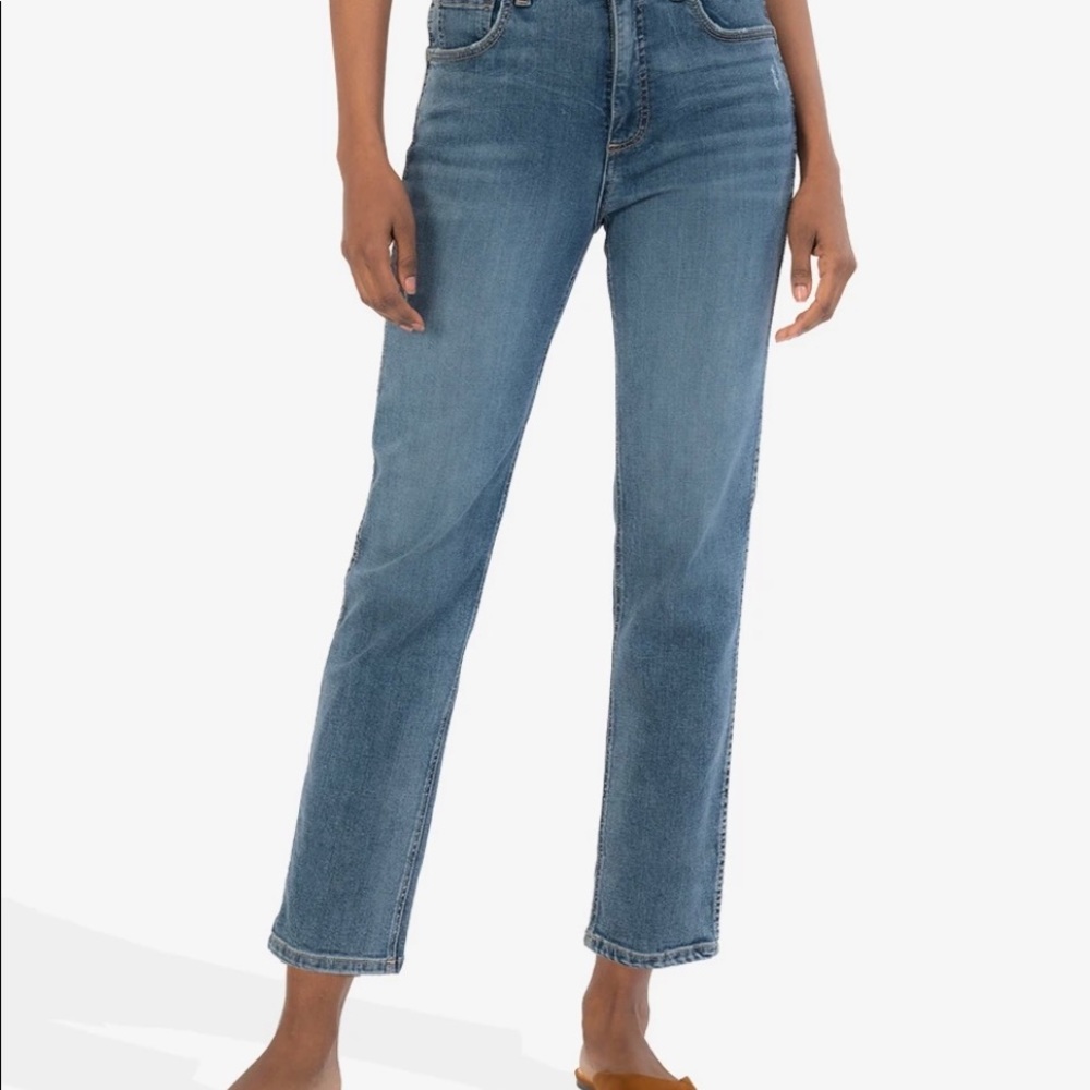 NWOT- KUT form the Kloth Elizabeth high rise crop straight leg. Size 6